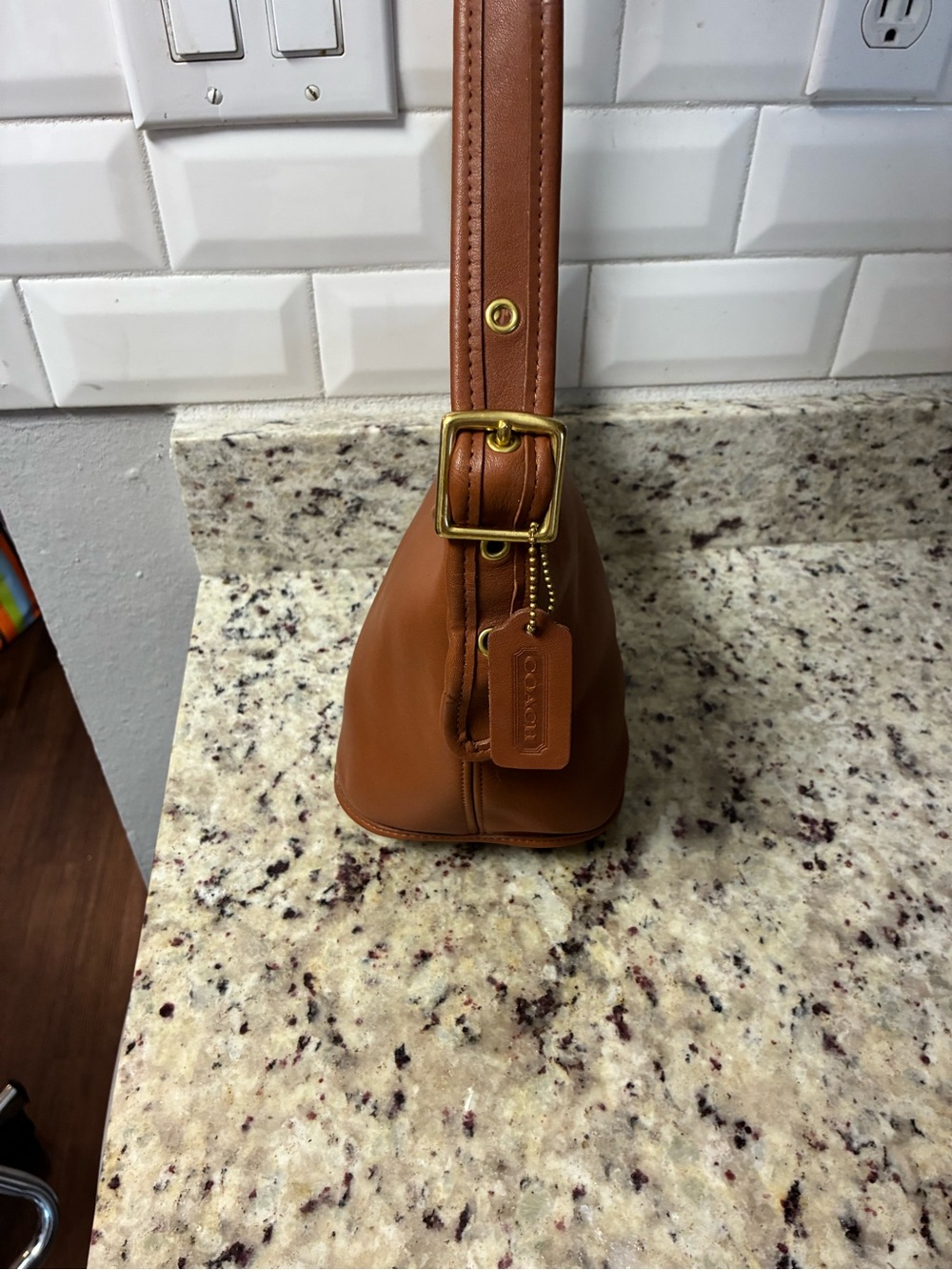 COACH Vtg Maggie Duffle Bucket Bag British Tan Leather Crossbody - Picture 2 of 9